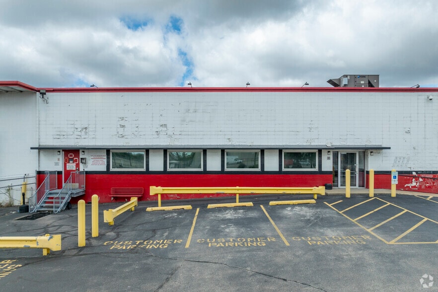 More Photos Of 3900 S Cicero Ave, Cicero Warehouse For Sale