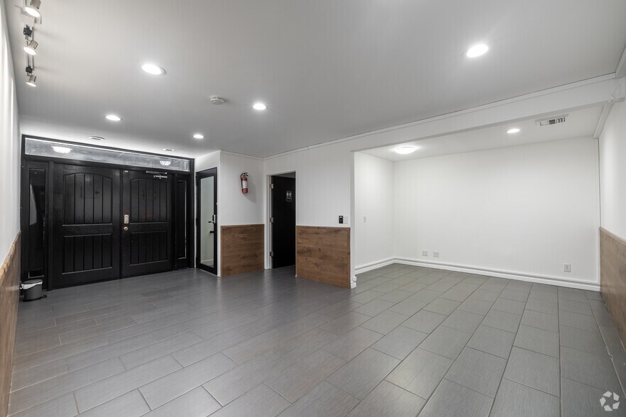 More Photos Of 1952 N Cahuenga Blvd, Los Angeles Movie Radio TVStudio For Lease