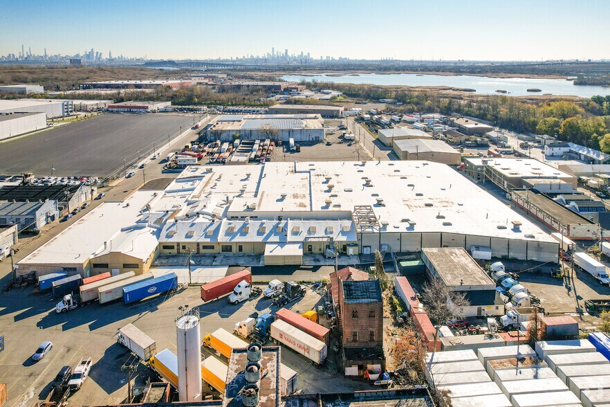 More Photos Of 35 Obrien St, Kearny Manufacturing For Lease