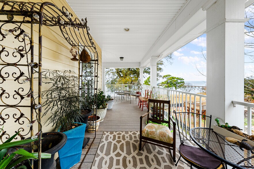 More Photos Of 202 S Mobile St, Fairhope Hospitality For Sale