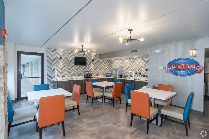 More Photos Of 419 Suedberg Rd, Pine Grove Hotel For Sale