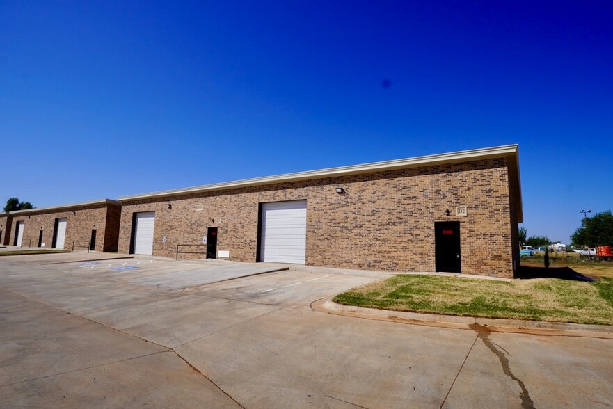 More Photos Of 9100 NW Expressway, Yukon Industrial For Sale