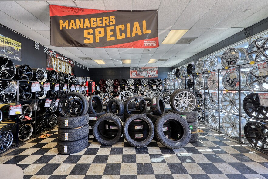 More Photos Of 960 W Holt Blvd, Ontario Freestanding For Lease