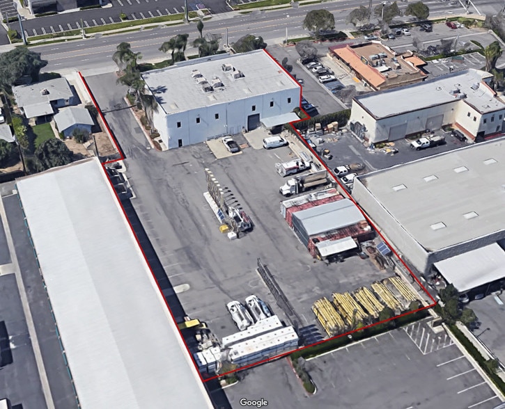More Photos Of 255 N Lincoln Ave, Corona Light Distribution For Sale