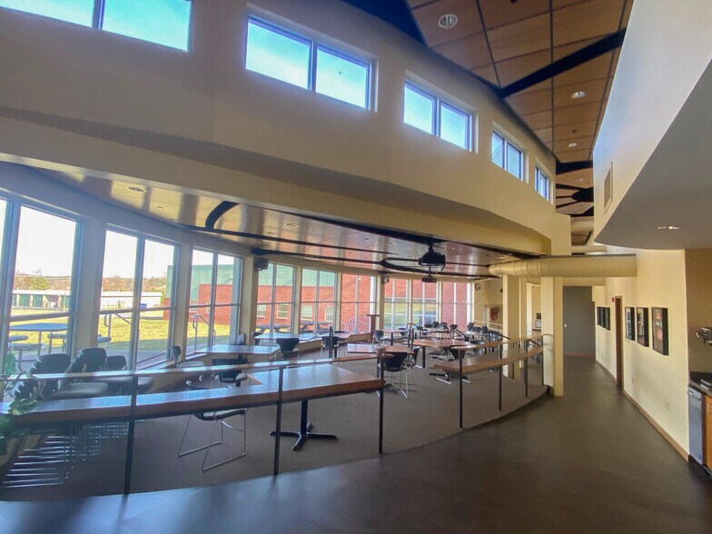 More Photos Of 2171 Sandy Dr, State College Flex For Lease