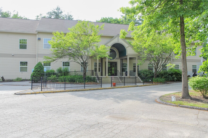 More Photos Of 25 Long Creek Dr, South Portland Medical For Sale