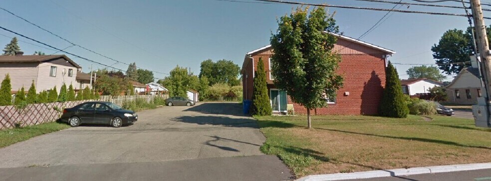 More Photos Of 100 Av 58E, Saint-eustache Apartments For Sale