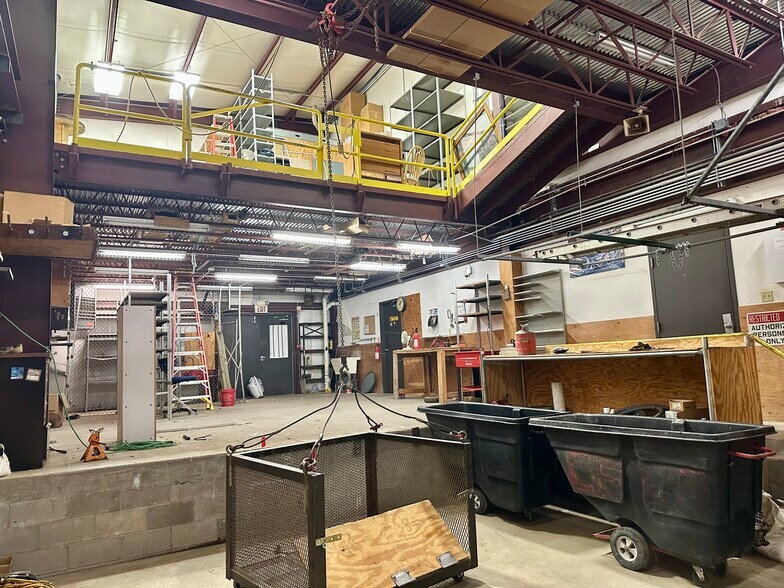 More Photos Of 1219 Pennsylvania Ave, Charleston Industrial For Sale