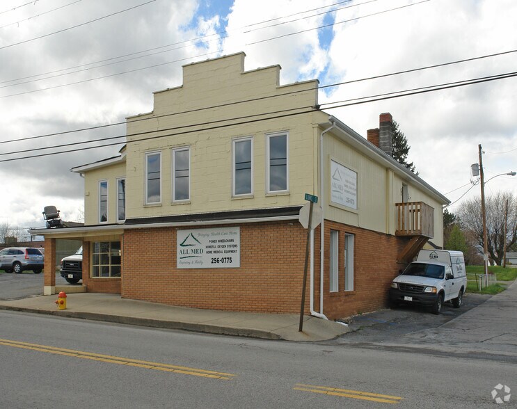 More Photos Of 1107 Johnstown Rd, Beckley Freestanding For Sale