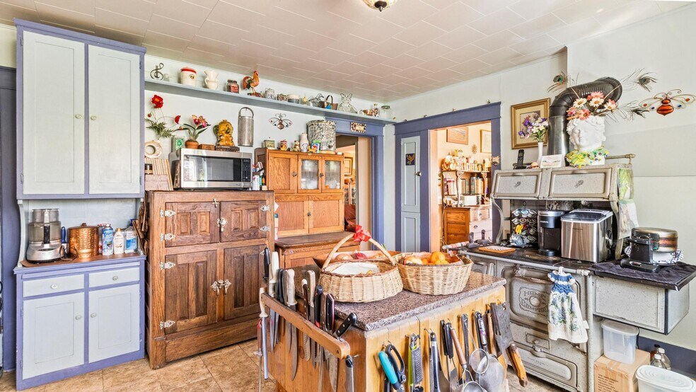 More Photos Of 295 N Main St, Glendale Hospitality For Sale