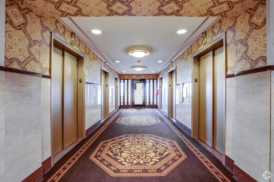 More Photos Of 825 Nicollet Mall, Minneapolis Office For Lease