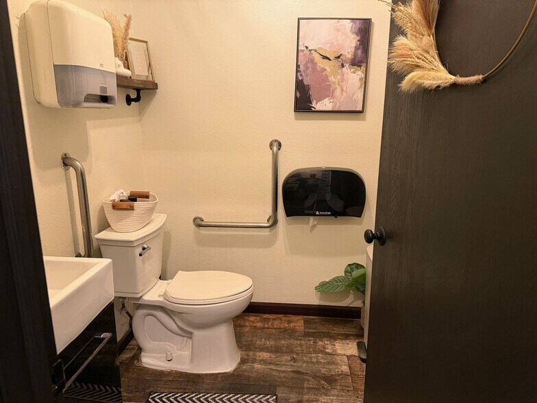 More Photos Of 208 3rd St N, Waite Park Freestanding For Sale