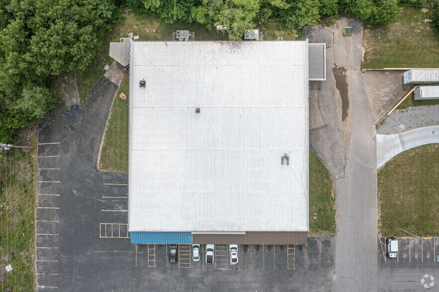 More Photos Of 390 Highway 149, Clarksville Storefront For Lease