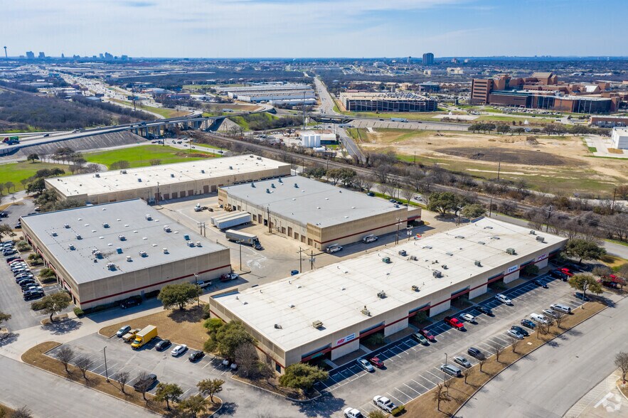 More Photos Of 3005-3031 Interstate Dr, San Antonio Unknown For Lease