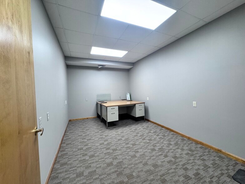 More Photos Of 217 N Randolph St, Macomb Office For Sale