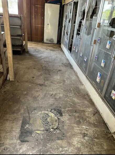 More Photos Of 1115 E Scott Ave, Wichita Falls Flex For Sale