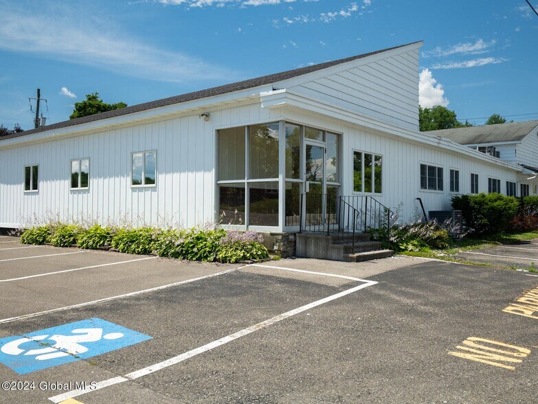 More Photos Of 1006 NY-9H Rt, Ghent Restaurant For Sale