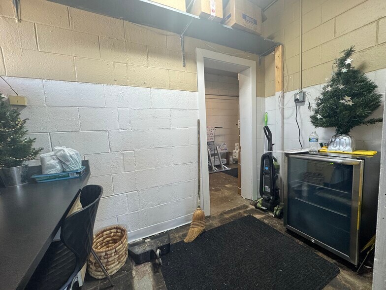 More Photos Of 13536 Morse St, Cedar Lake General Retail For Sale