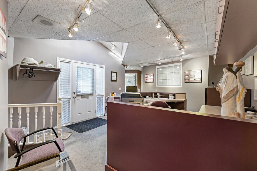 More Photos Of 5600 Elbow Dr SW, Calgary Medical For Sale