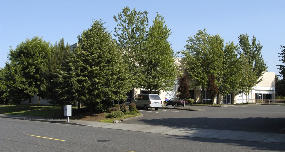 More Photos Of 11824 NE Ainsworth Cir, Portland Warehouse For Lease