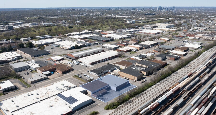 More Photos Of 2949 Armory Dr, Nashville Distribution For Lease