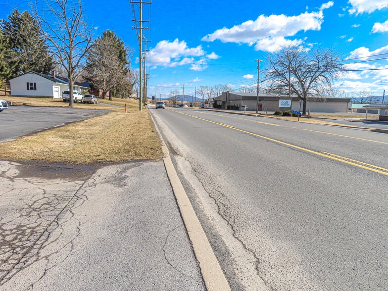 More Photos Of 2837 Earlystown Rd, Centre Hall Loft Creative Space For Sale