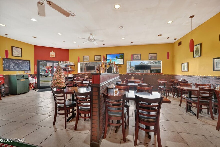 More Photos Of 302 Pennsylvania Ave, Matamoras Restaurant For Sale