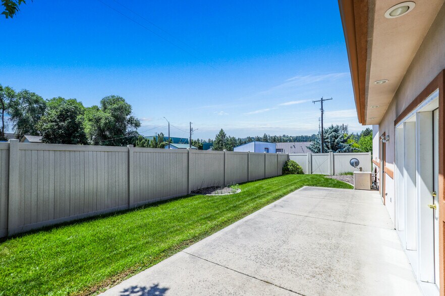More Photos Of 9629 N Colfax Rd, Spokane Office For Sale