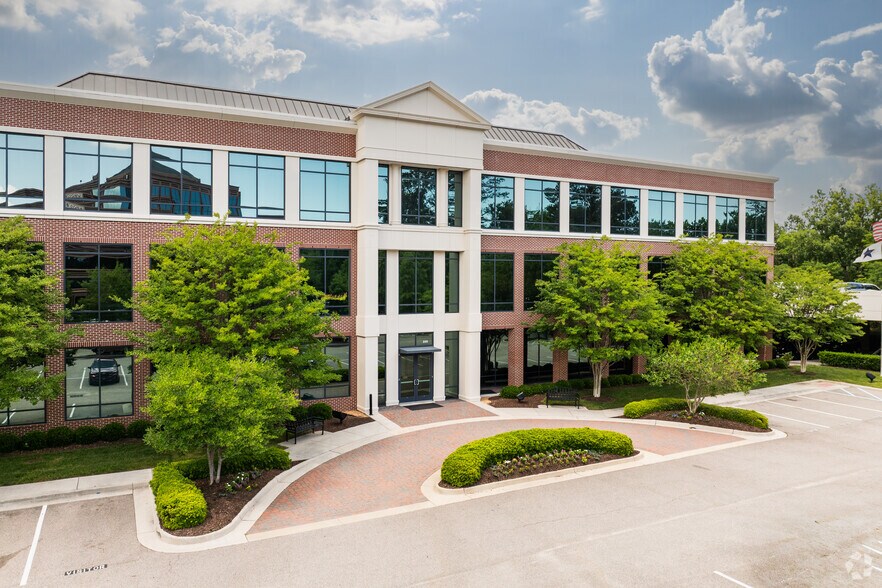 More Photos Of 272 Bendix Rd, Virginia Beach Unknown For Lease