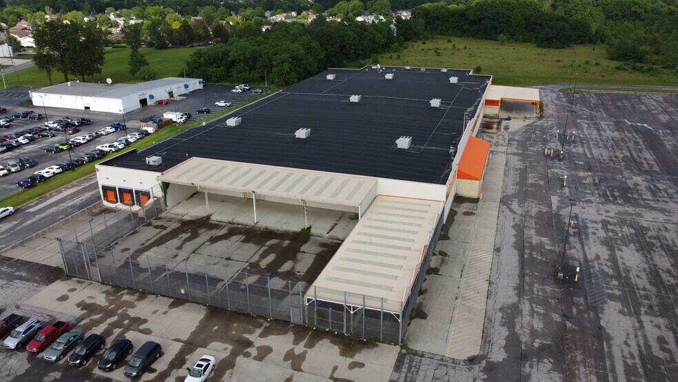 More Photos Of 2090 N Cable Rd, Lima Warehouse For Sale