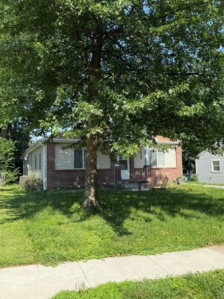 Primary Photo Of 3929 Lewis Ave, Lincoln Specialty For Sale