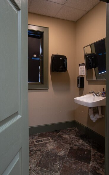 More Photos Of 82 Western Ave, Brattleboro Restaurant For Sale