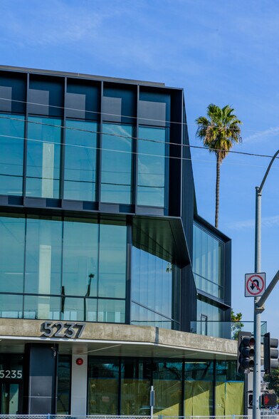 More Photos Of 5237 W Jefferson Blvd, Los Angeles Office For Sale