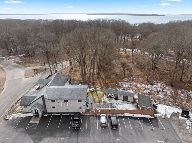 More Photos Of 415 Palmer Ave, Warwick Bar For Sale