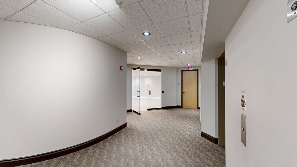 More Photos Of 3100 Broadway St, Kansas City Office For Sale