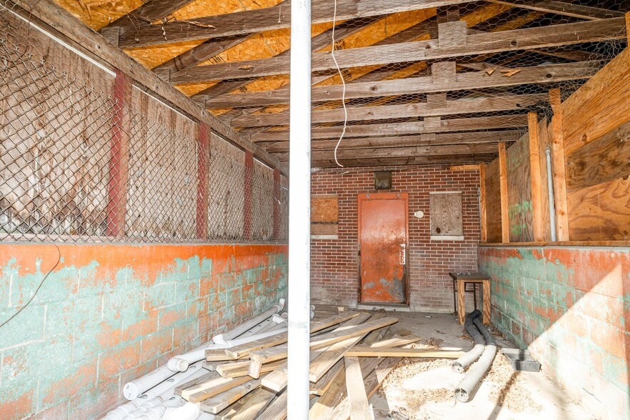 More Photos Of 641 S Crystal Ave, Benton Harbor Winery Vineyard For Sale