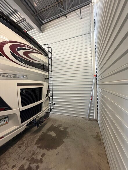 More Photos Of 9181 Commerce Center Cir, Highlands Ranch Self Storage For Sale