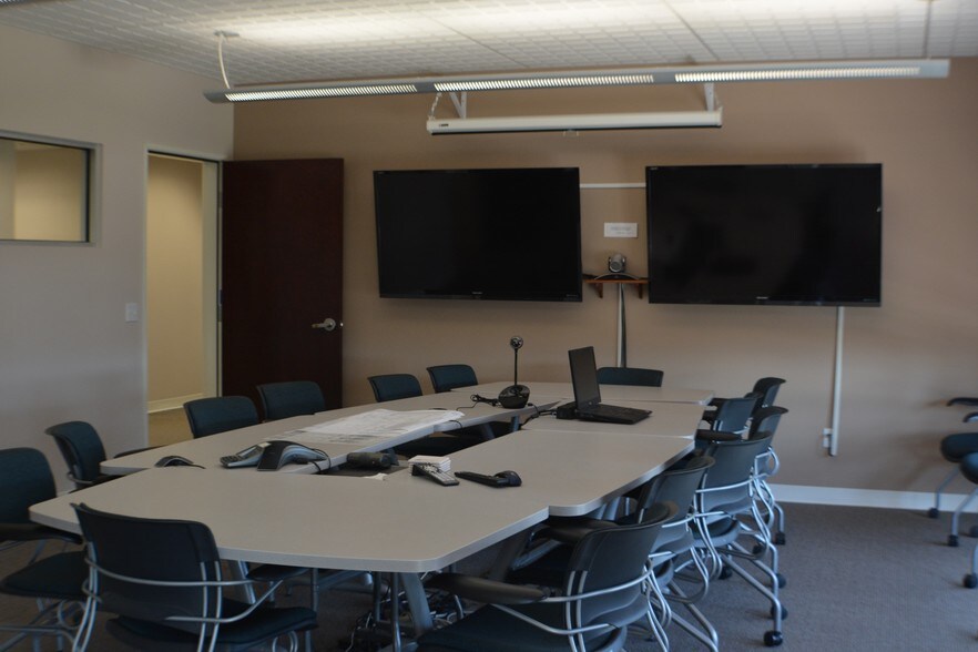 More Photos Of 125 Schoolhouse Loop, Kalispell Office For Sale