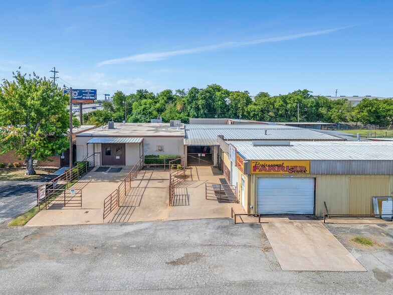 More Photos Of 755 N Burleson Blvd, Burleson Industrial For Sale