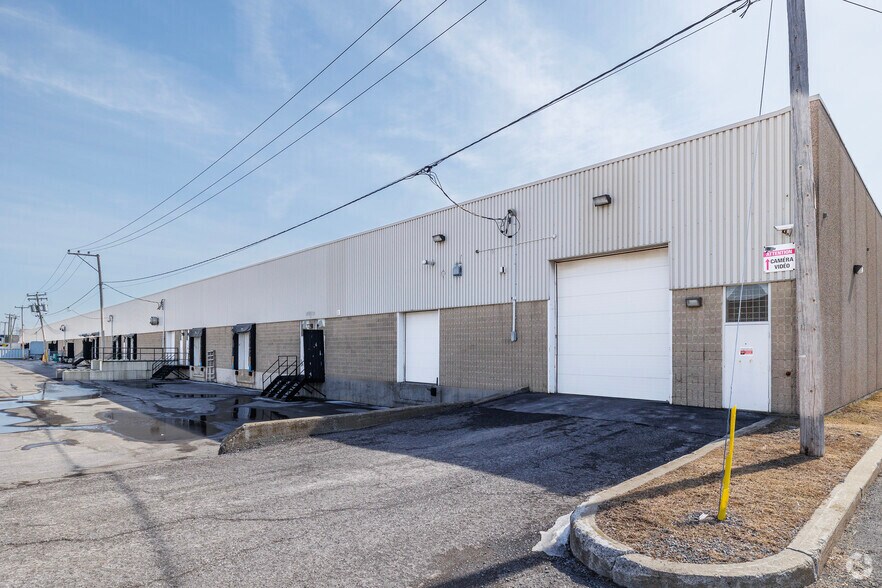 More Photos Of 6325-6475 Boul des Grandes-Prairies, Montréal Unknown For Lease