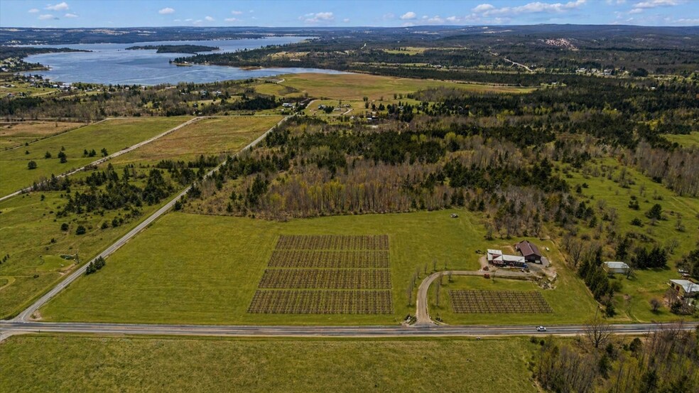 More Photos Of 8370 Lakeview Rd, Alanson Winery Vineyard For Sale