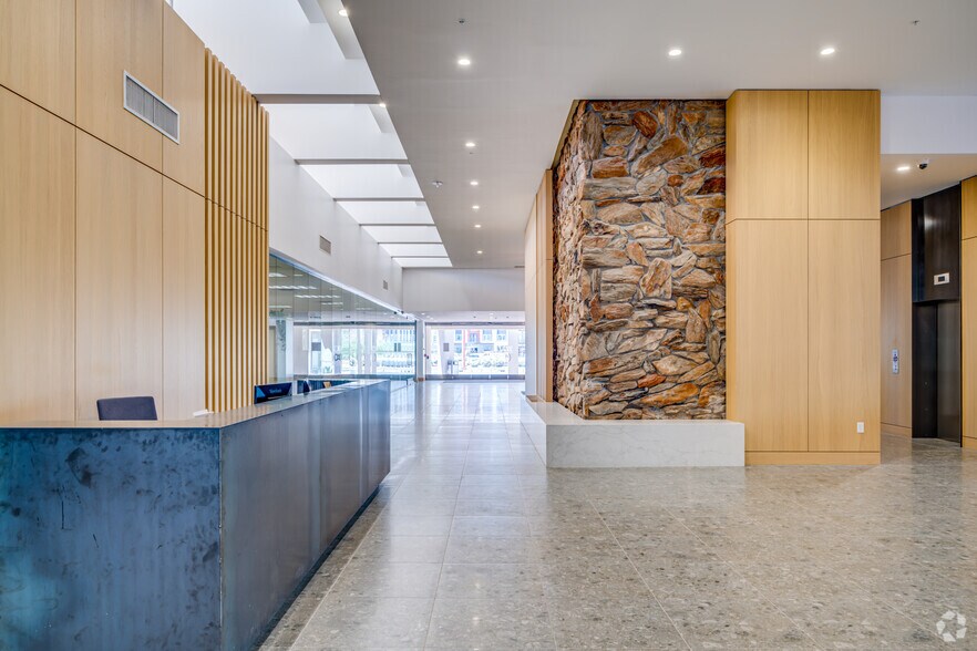 More Photos Of 3003 N Central Ave, Phoenix Office For Lease