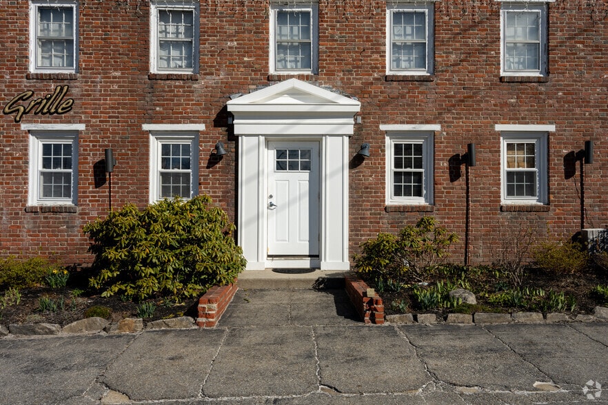 More Photos Of 1 Princeton St, Jefferson Restaurant For Sale