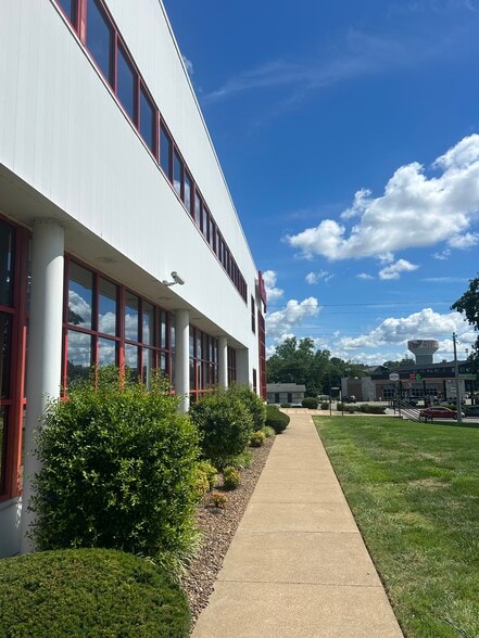 More Photos Of 1801 Russellville Rd, Bowling Green Manufacturing For Sale
