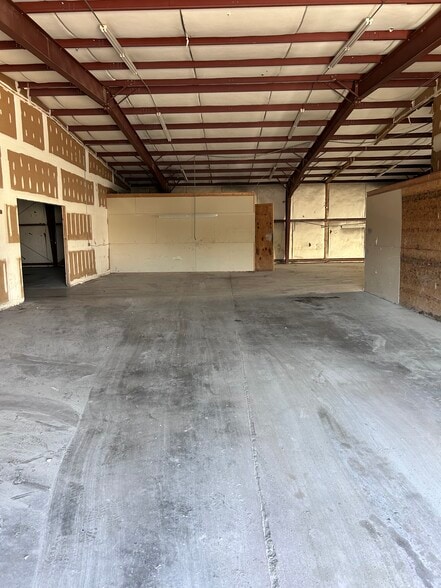 More Photos Of 7224 Middle St, Columbia Warehouse For Lease