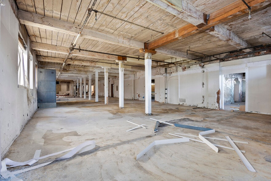 More Photos Of 104-112 Erie Blvd, Schenectady Land For Sale