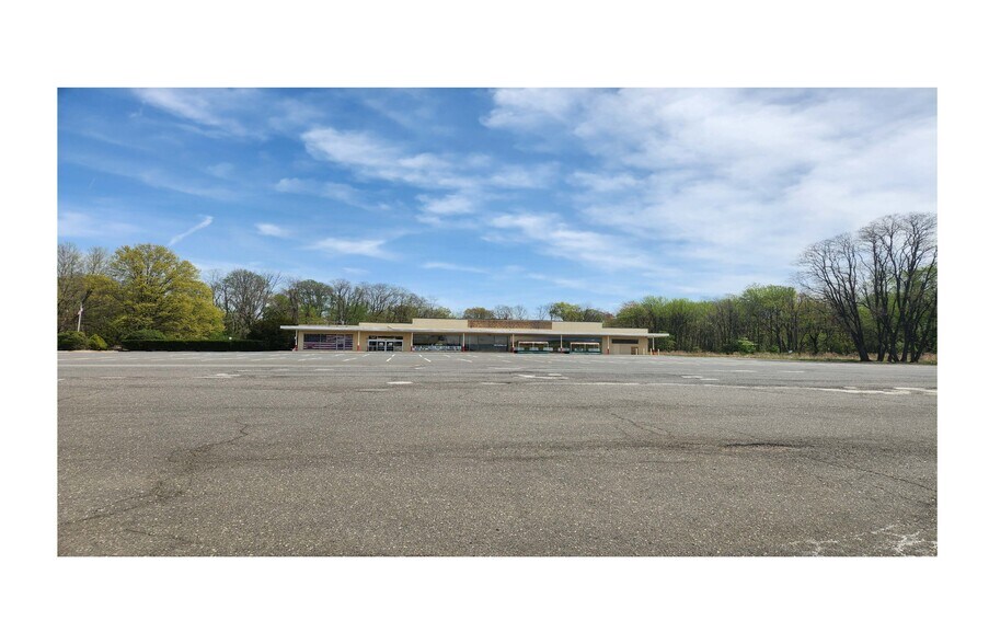 More Photos Of 853 State Route 35, Middletown Freestanding For Lease