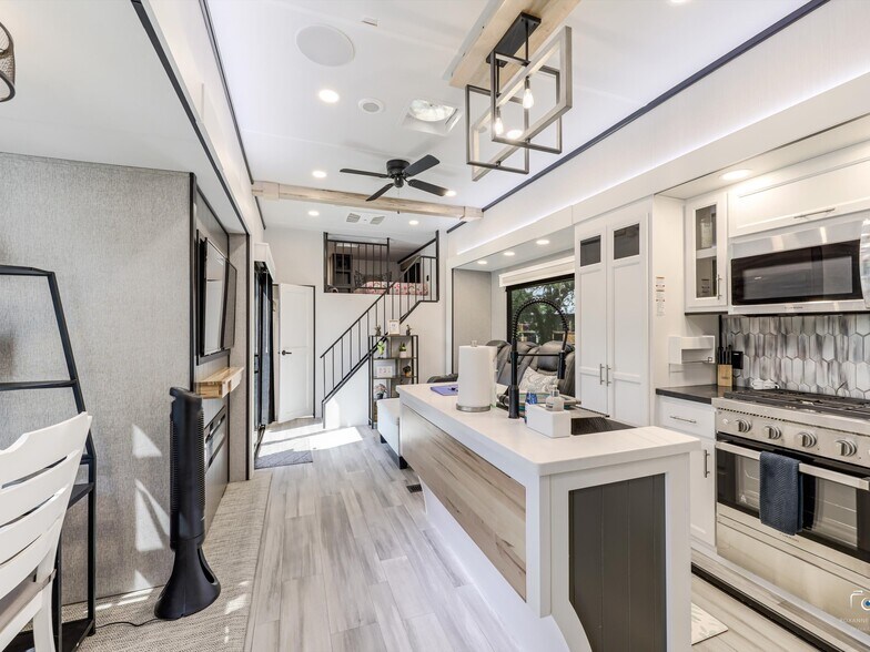 More Photos Of 16064 Mulberry Dr, Little Elm Hospitality For Sale