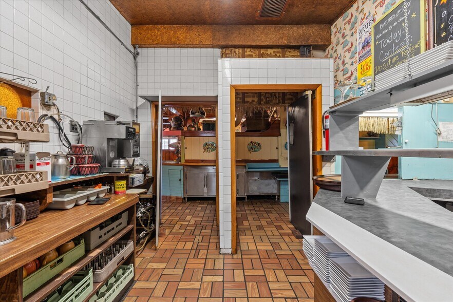 More Photos Of 1424 Main St, Sylvan Beach Restaurant For Sale