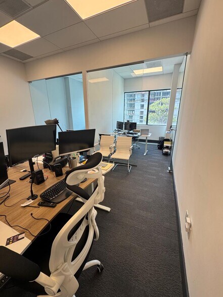 More Photos Of 19790 W Dixie Hwy, Aventura Office For Lease